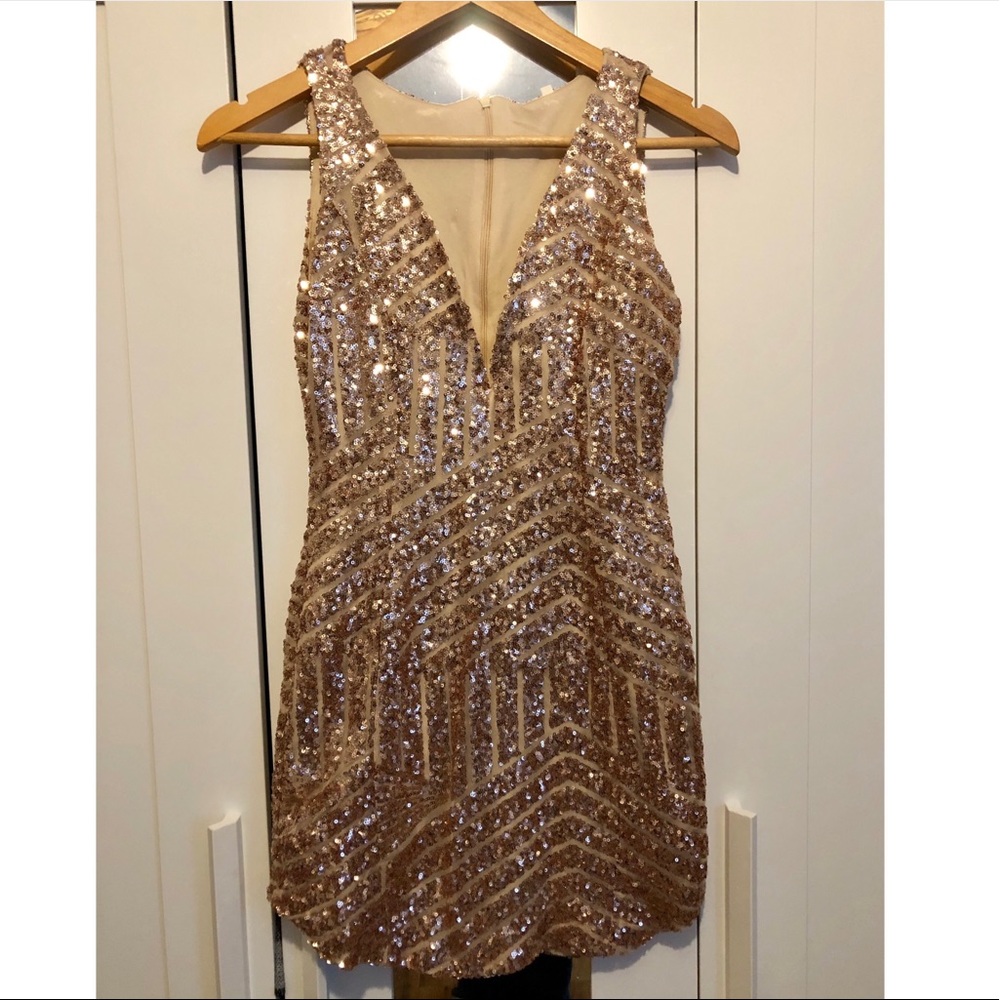 STEAL!** Gold Deep V-Neck Sequence Bodycon Dress